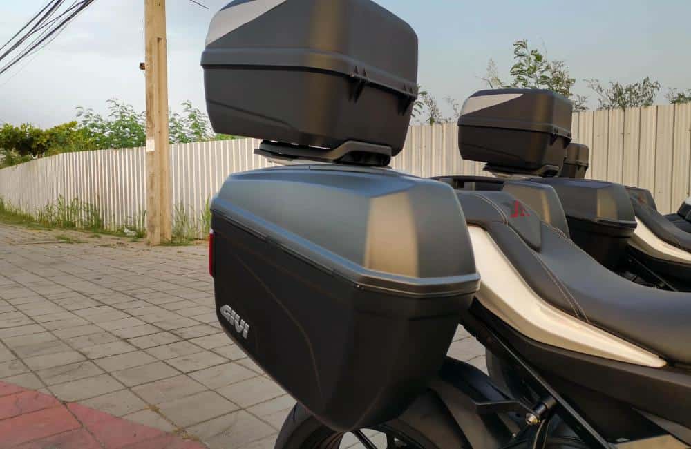 GIVI B32N top box and E22N side cases mounted onto BMW S1000XR Fleet